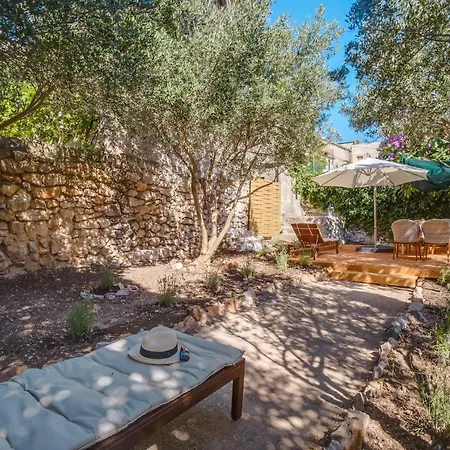 Casa Rustica * מאלי לוסיניי